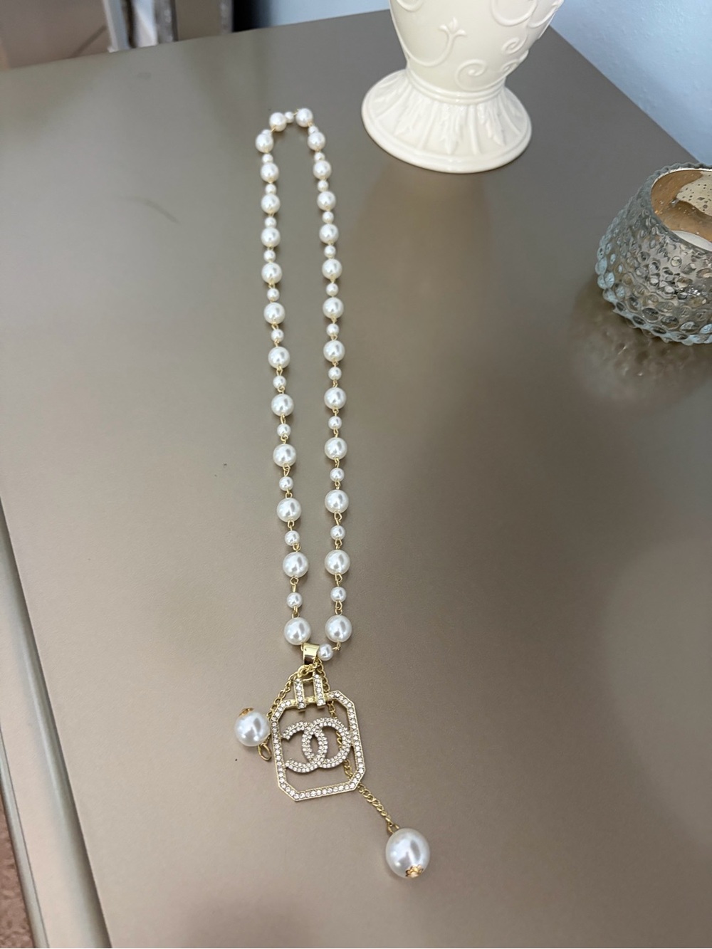 Pretty Crystal Pendant Necklace